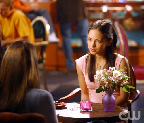 TheCW Staffel1-7Pics_218.jpg - SMALLVILLE (Season 2)"Insurgence" (Episode # 212)Image # SM212-4957Pictured: Kristin Kreuk as Lana LangPhoto Credit: © The WB / Shane Harvey